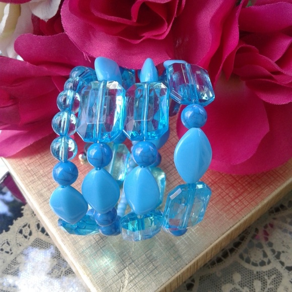 🆕Handmade Bracelet & Earring Set🆕 - Picture 2 of 5